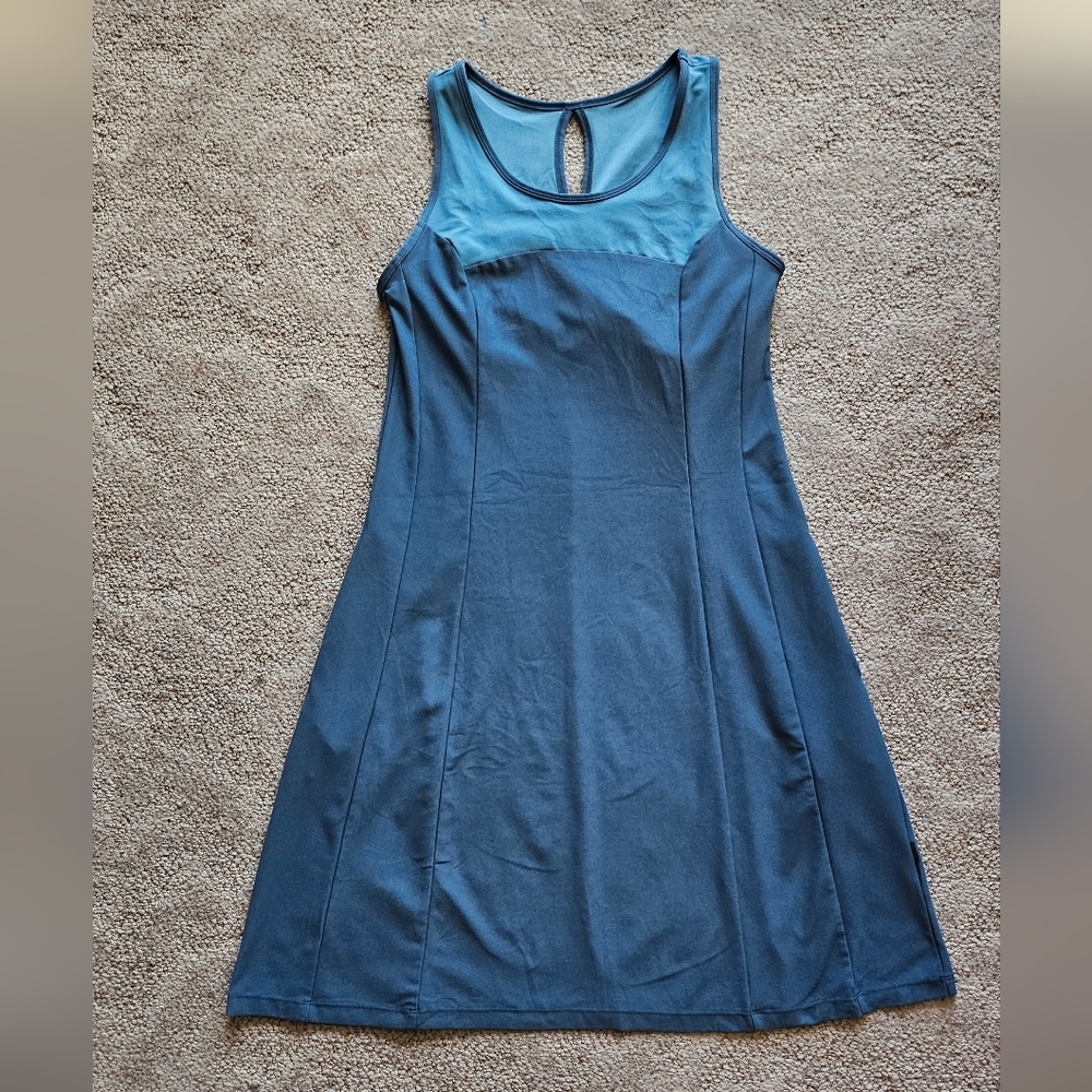 Blue Dress (?) Sporty (?)